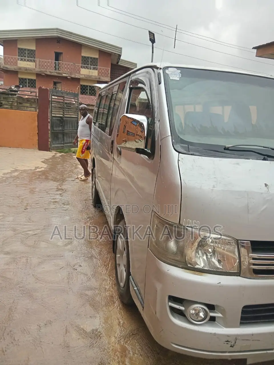 Toyota HiAce 2010 Silver