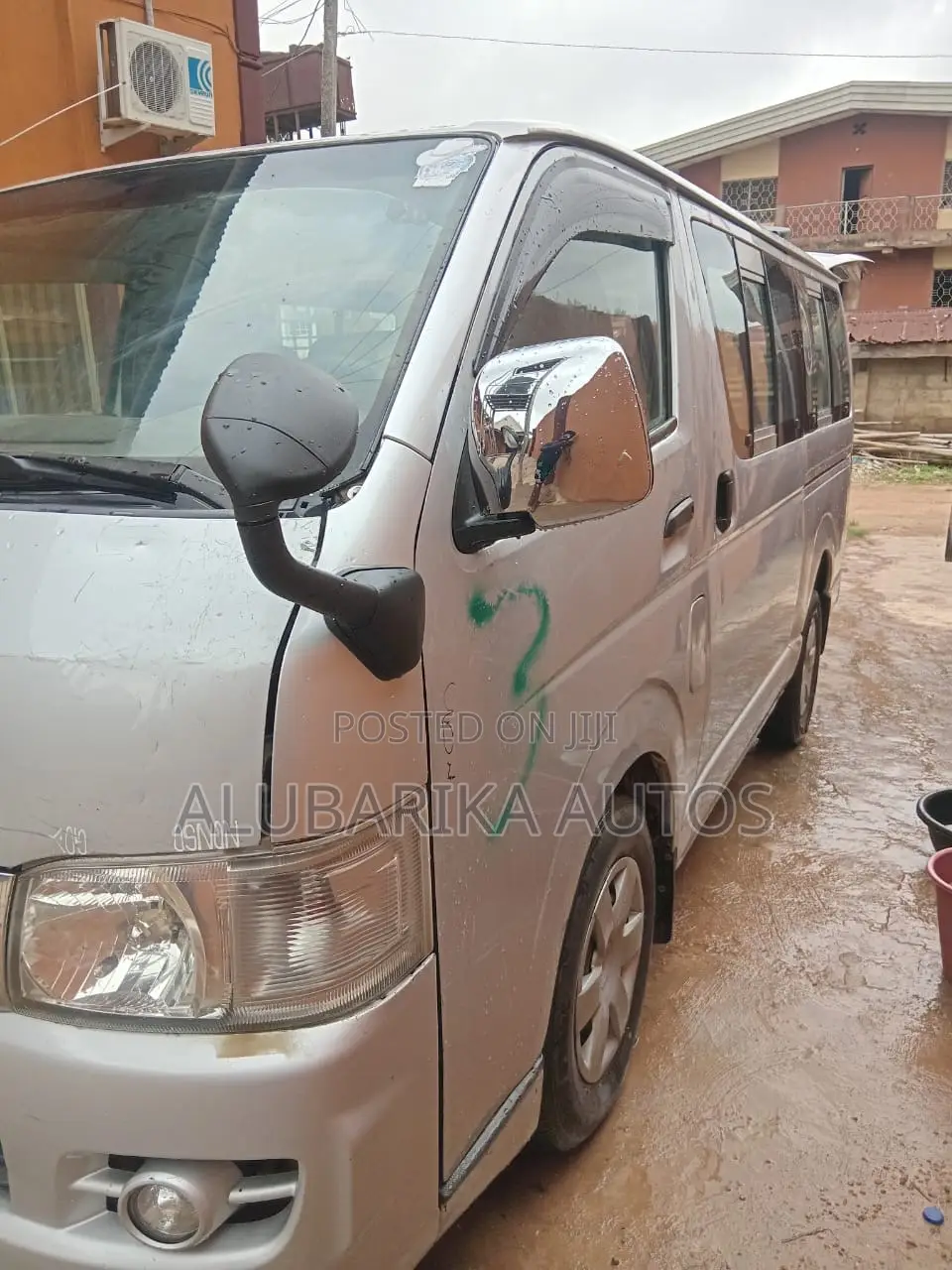 Toyota HiAce 2010 Silver