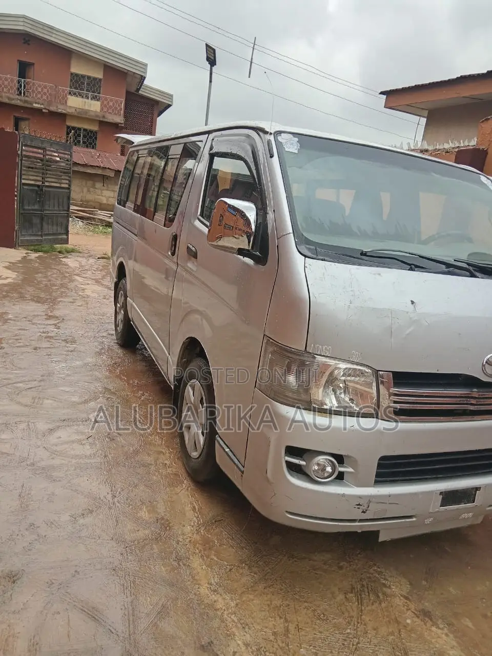 Toyota HiAce 2010 Silver