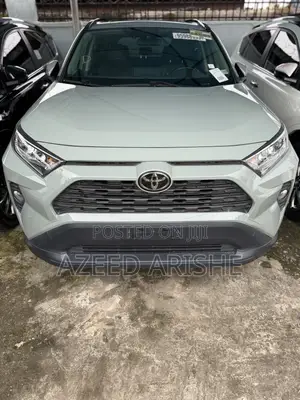 Toyota RAV4 XLE 2021 Green