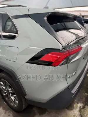 Toyota RAV4 XLE 2021 Green