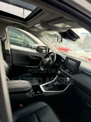 Toyota RAV4 XLE 2021 Green