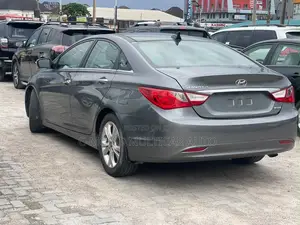 Hyundai Sonata Limited Sedan FWD (2.4L 4cyl 6A) 2013 Gray