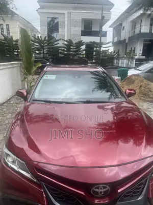 Toyota Camry 2018 Burgundy