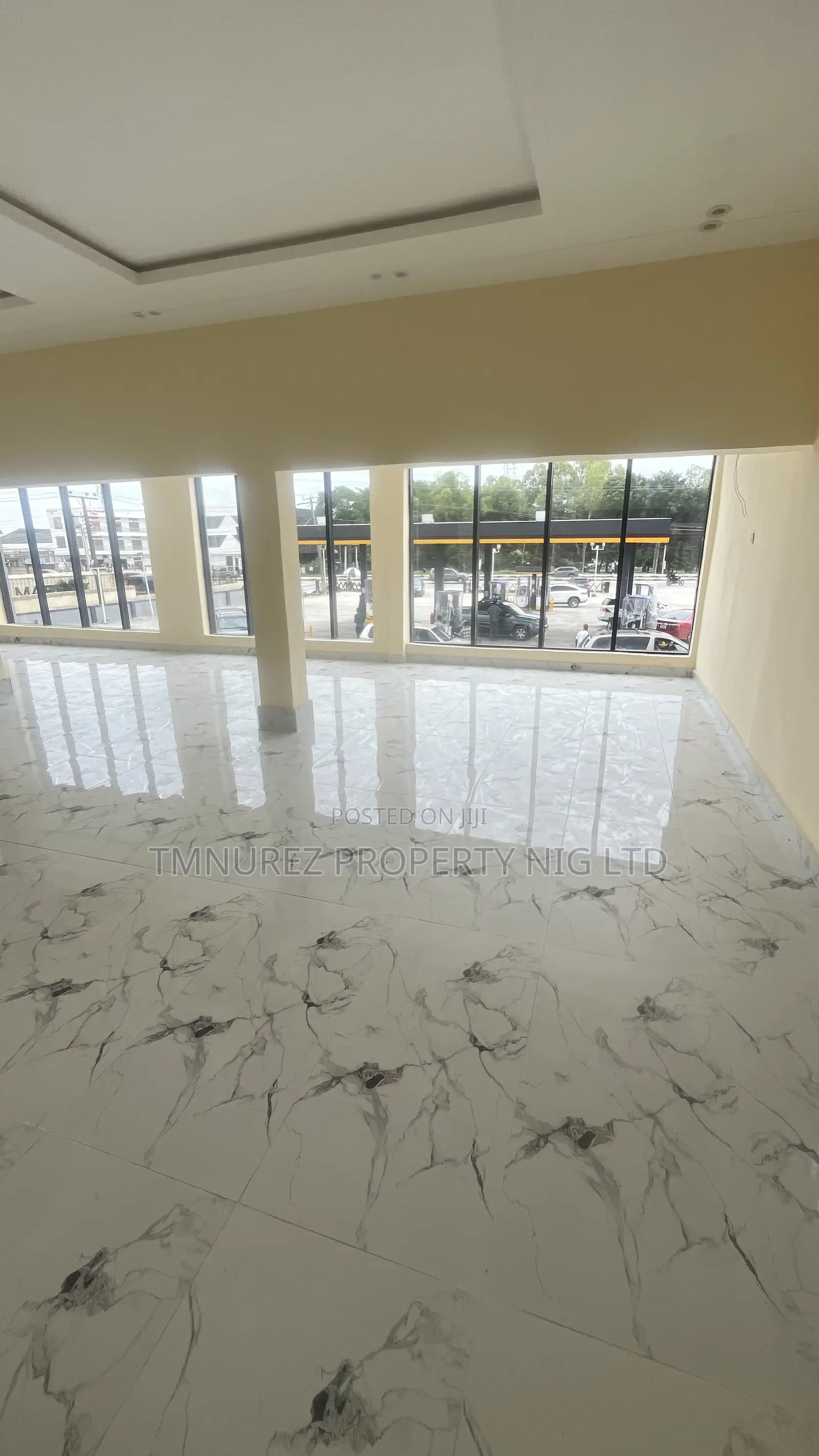 Showroom Space.(A Multipurpose)