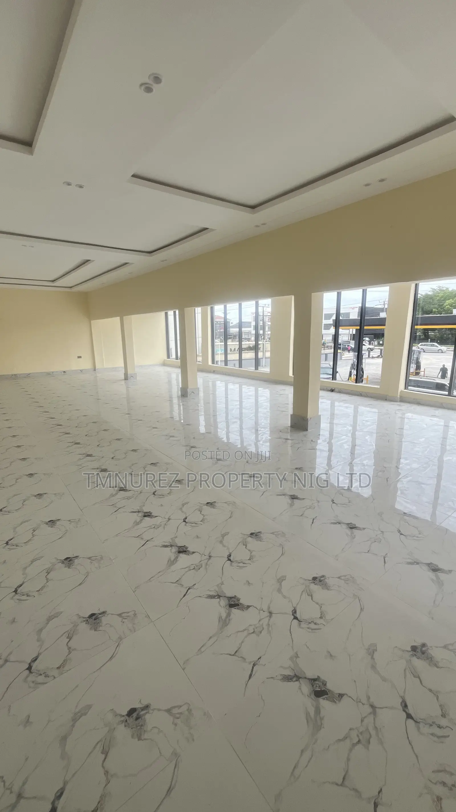 Showroom Space.(A Multipurpose)