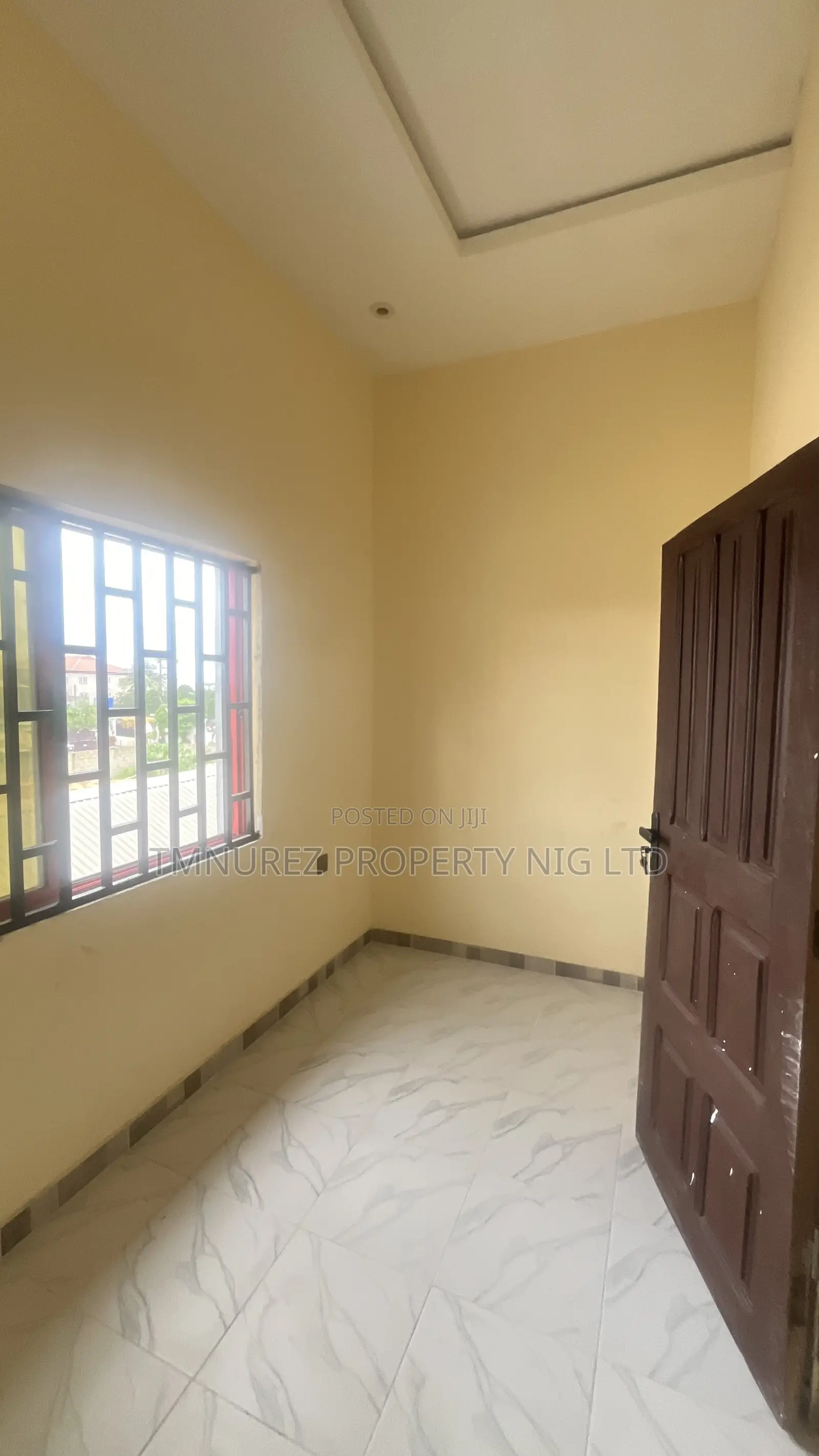 Showroom Space.(A Multipurpose)