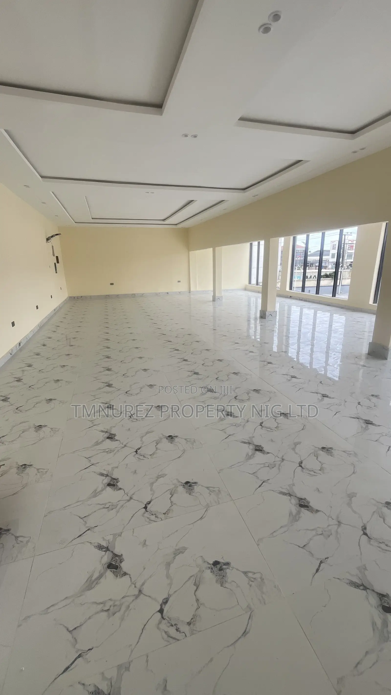 Showroom Space.(A Multipurpose)