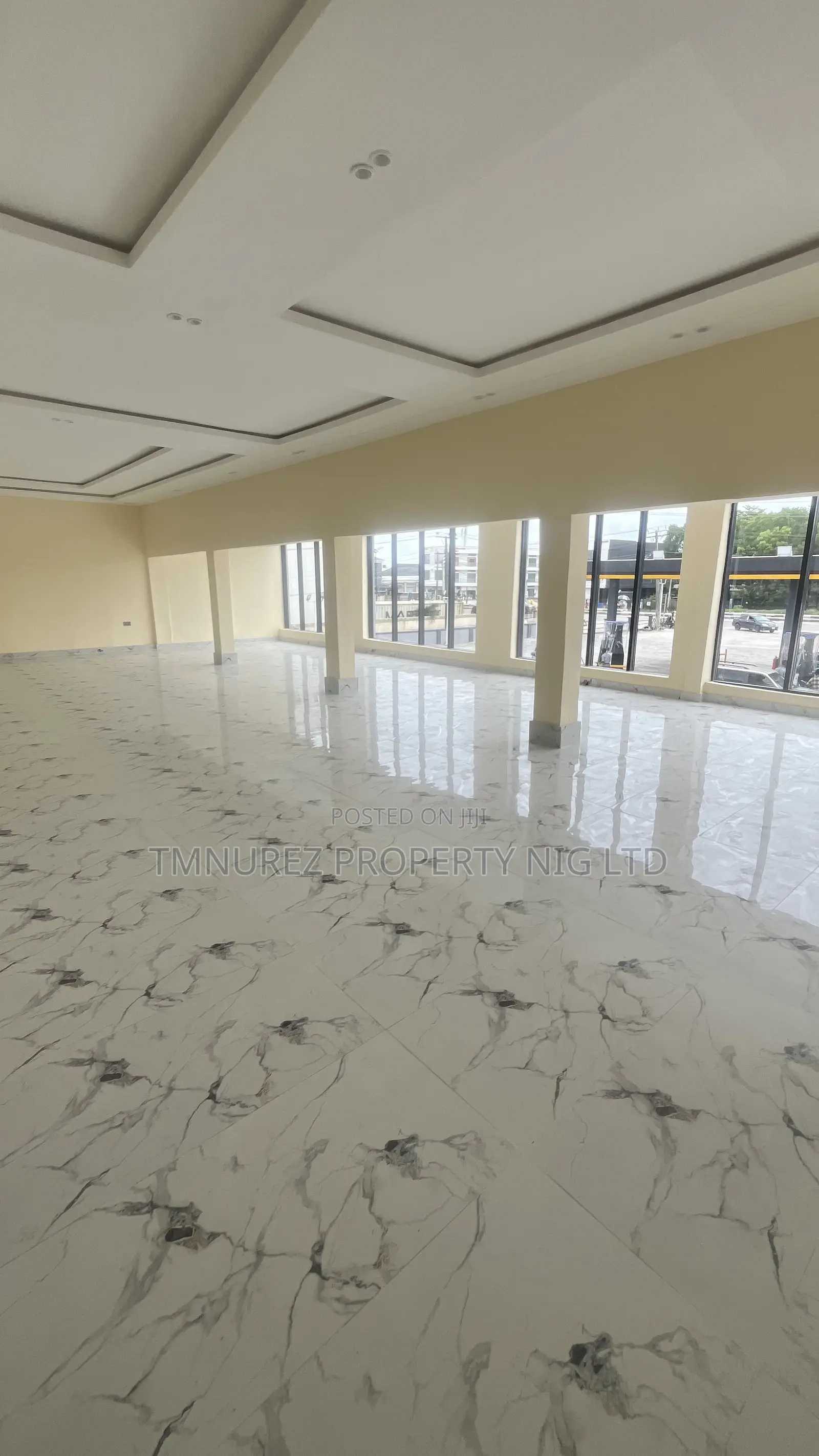 Showroom Space.(A Multipurpose)