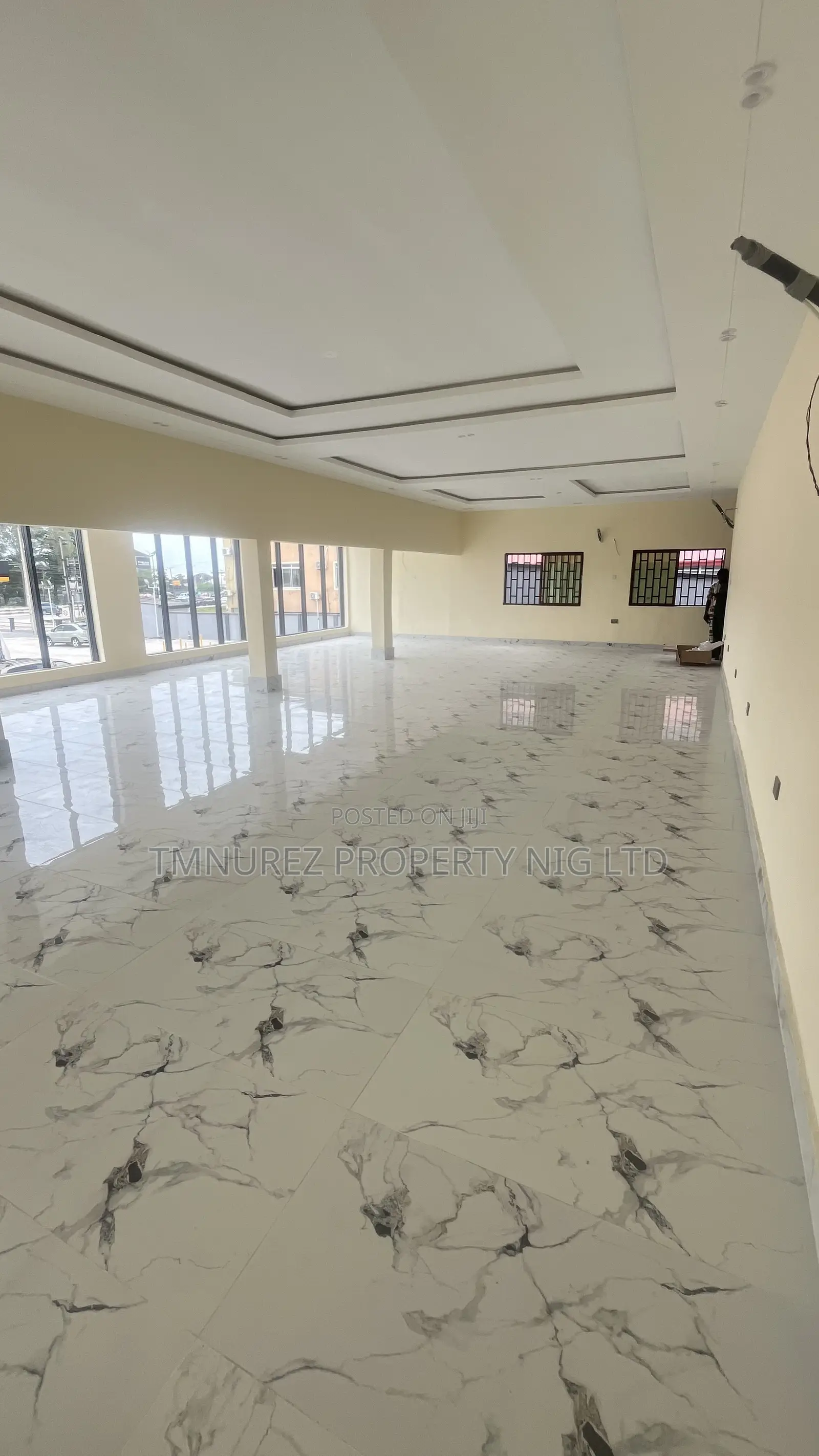 Showroom Space.(A Multipurpose)