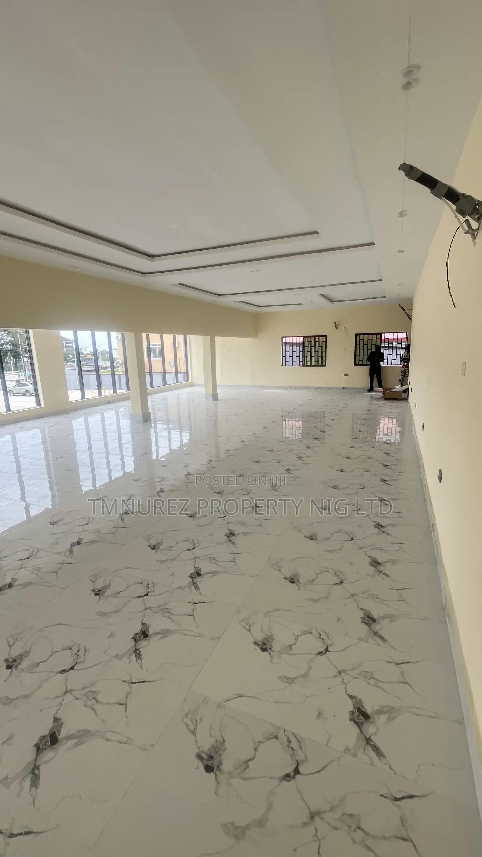 Showroom Space.(A Multipurpose)