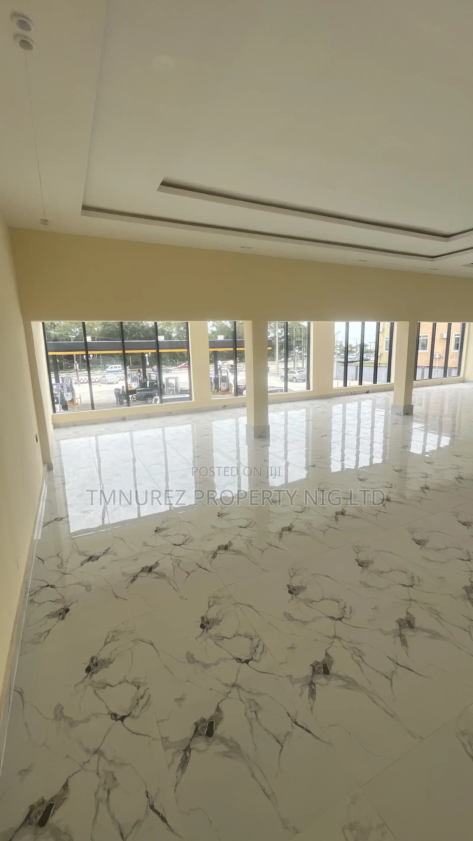 Showroom Space.(A Multipurpose)