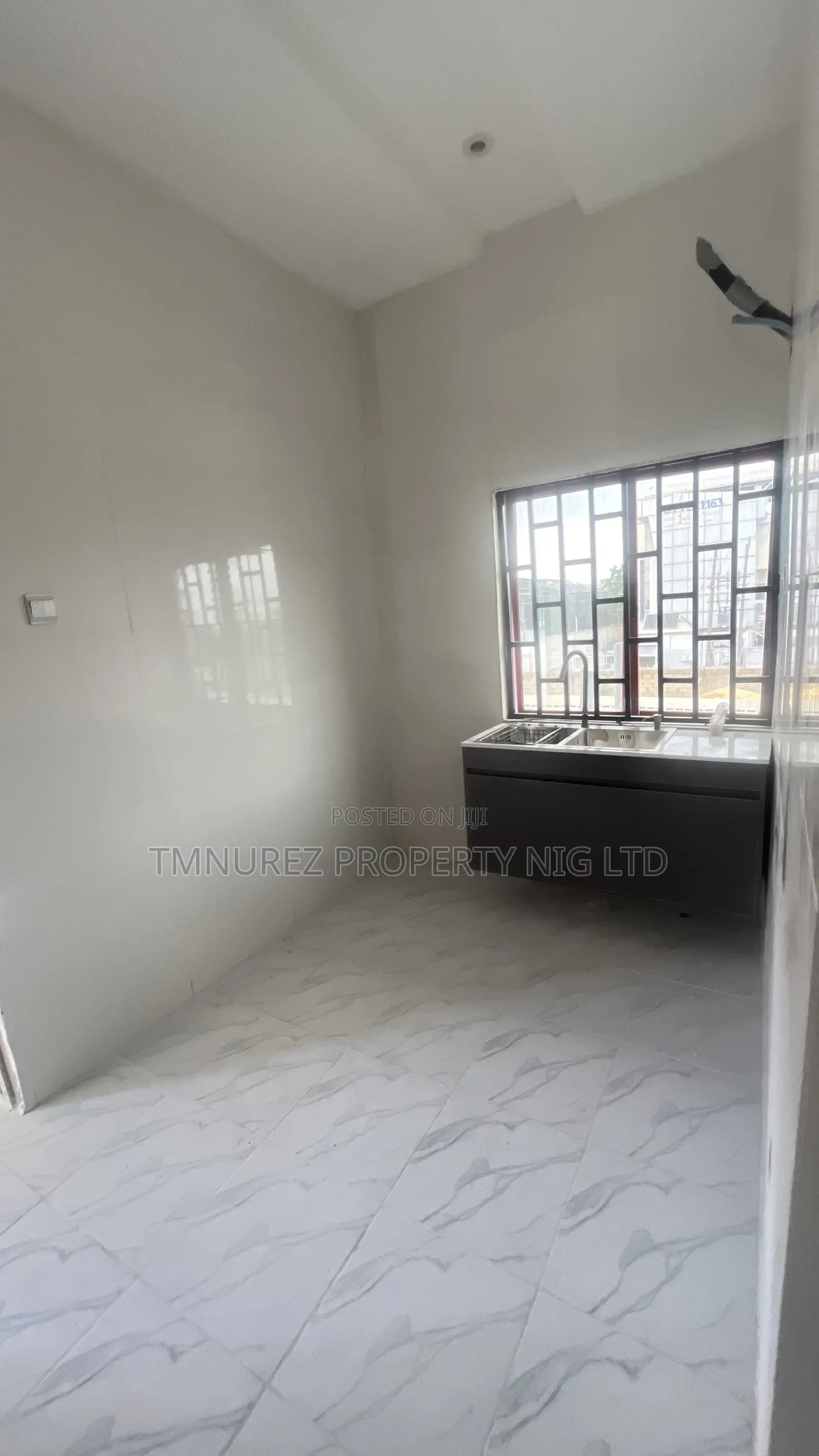 Showroom Space.(A Multipurpose)
