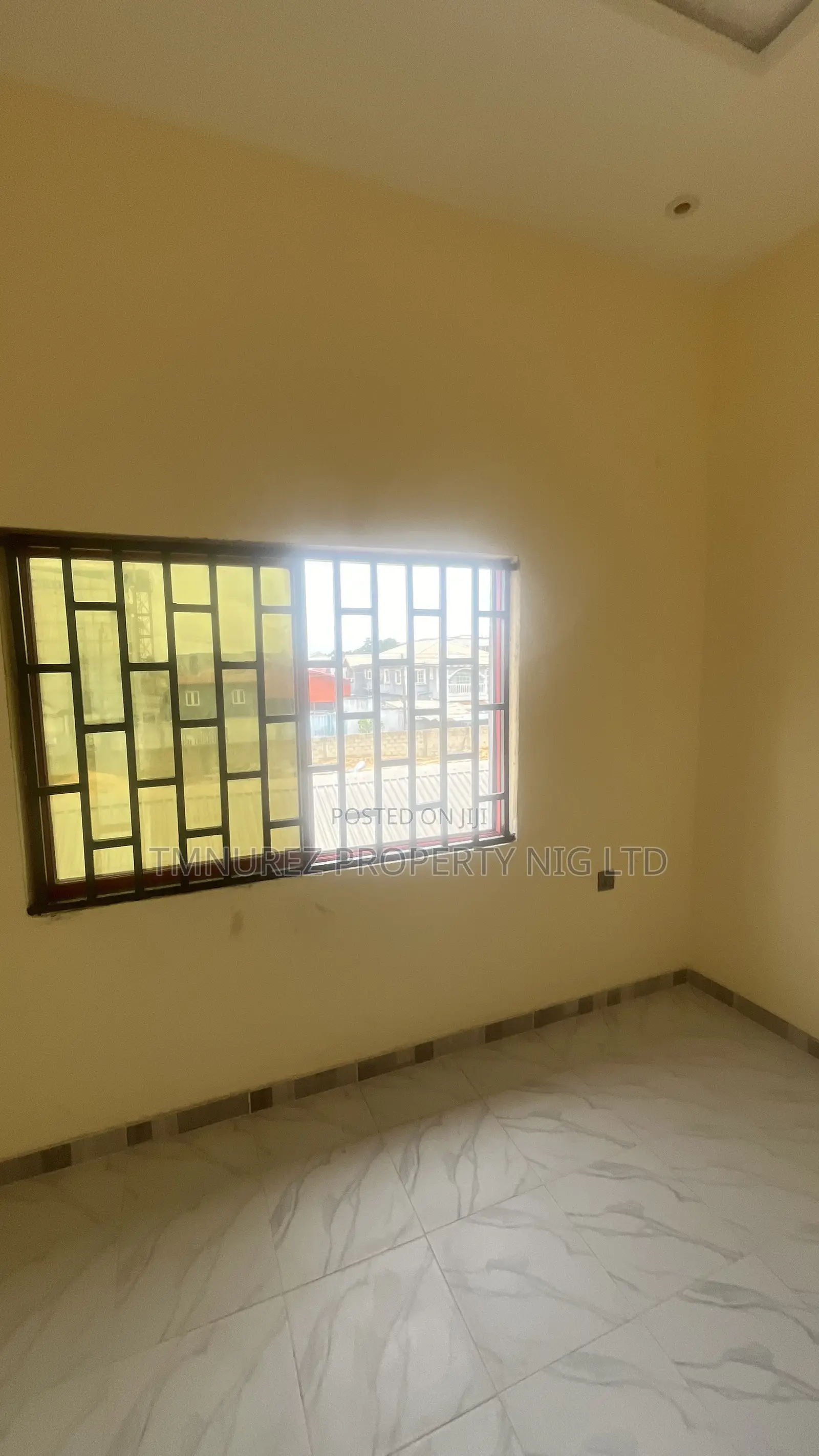 Showroom Space.(A Multipurpose)