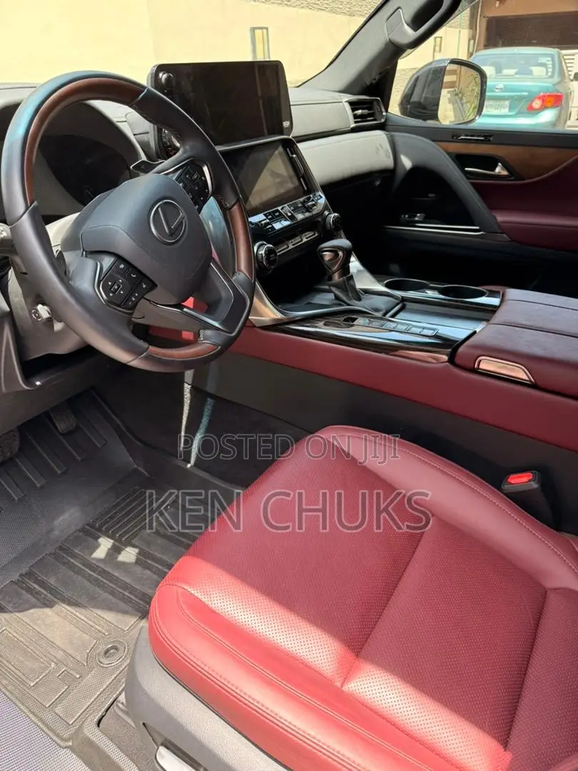 Lexus LX 2024