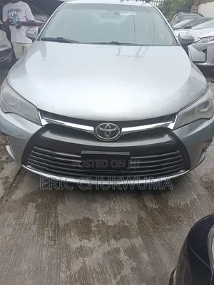 Toyota Camry XLE 4dr Sedan (2.5L 4cyl 6A) 2016 Silver