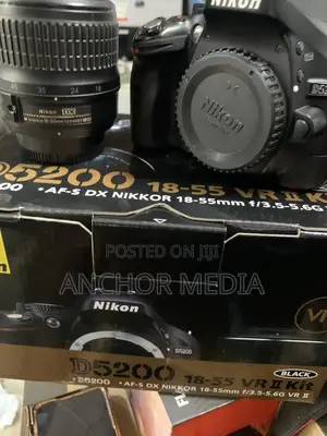 Nikon D5200 With 18-55mm Lens