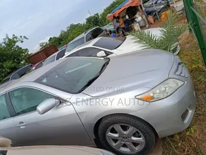 Toyota Camry LE 4dr Sedan (2.5L 4cyl 6A) 2011 Silver