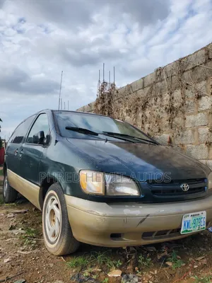 Toyota Sienna 2000 Green