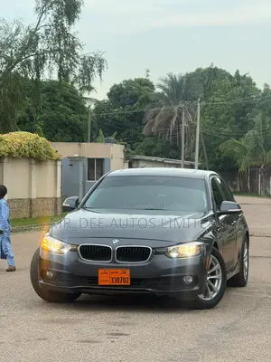 BMW 320i 2016 Gray