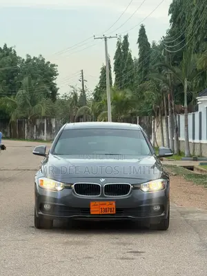 BMW 320i 2016 Gray