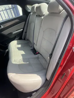 Hyundai Sonata Sport 2.0T Sedan FWD (2.0L 4cyl 6A) 2017 Red
