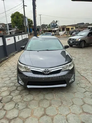 Toyota Camry SE Sport 4dr Sedan (2.5L 4cyl 6A) 2014 Gray