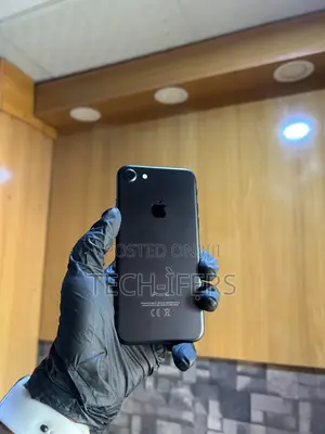 Apple iPhone 7 32 GB Black