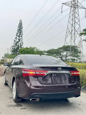 Toyota Avalon XLE Sedar FWD (3.5L 6cyl 6A) 2013 Burgundy
