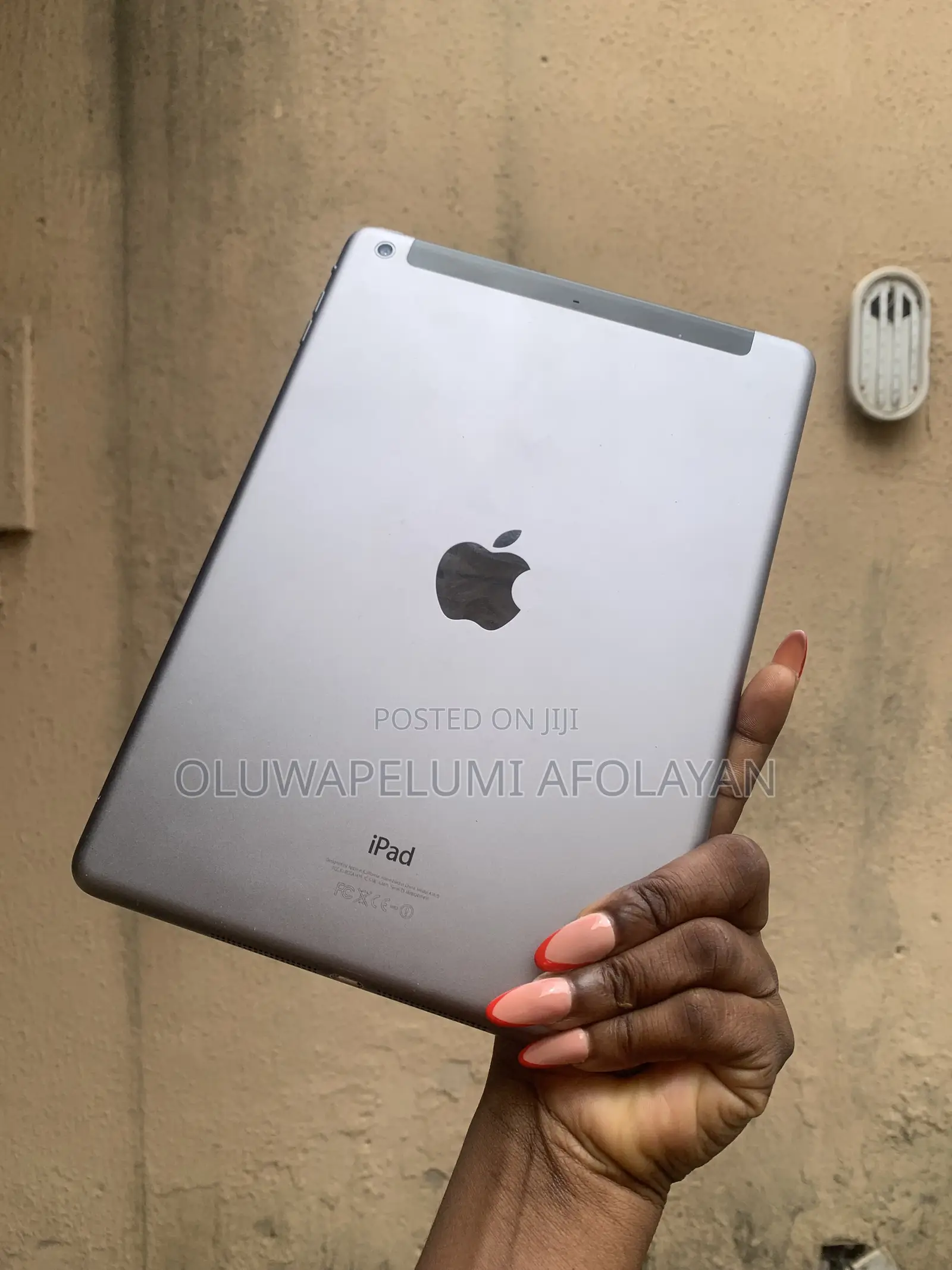Apple iPad Air 32 GB Gray