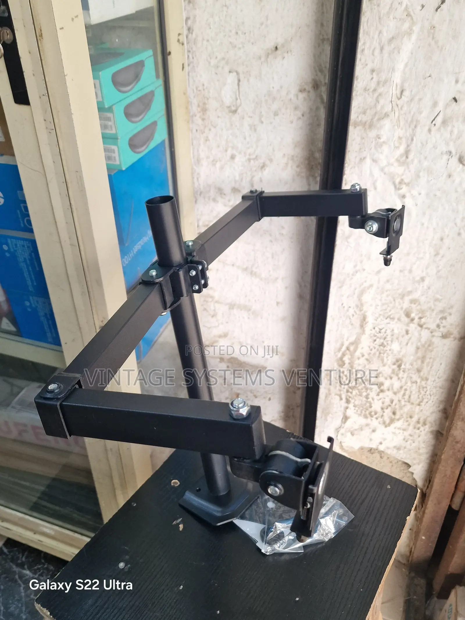 Dual Monitor Mount