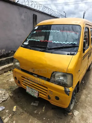 Suzuki APV Minibus 2005 Yellow
