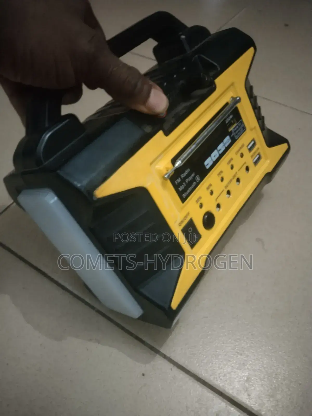 Qasa Solar Generator With Solar Panel