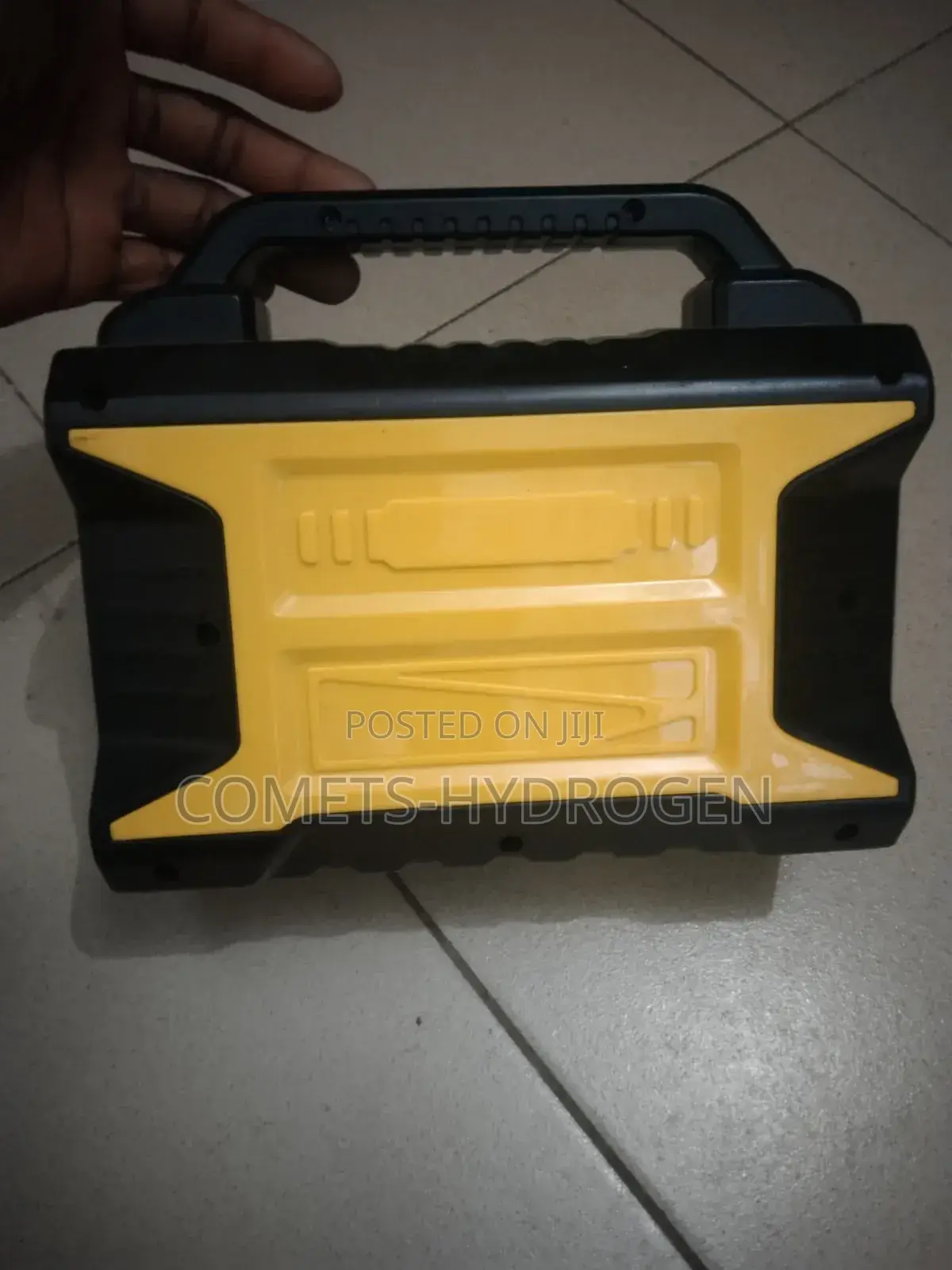Qasa Solar Generator With Solar Panel