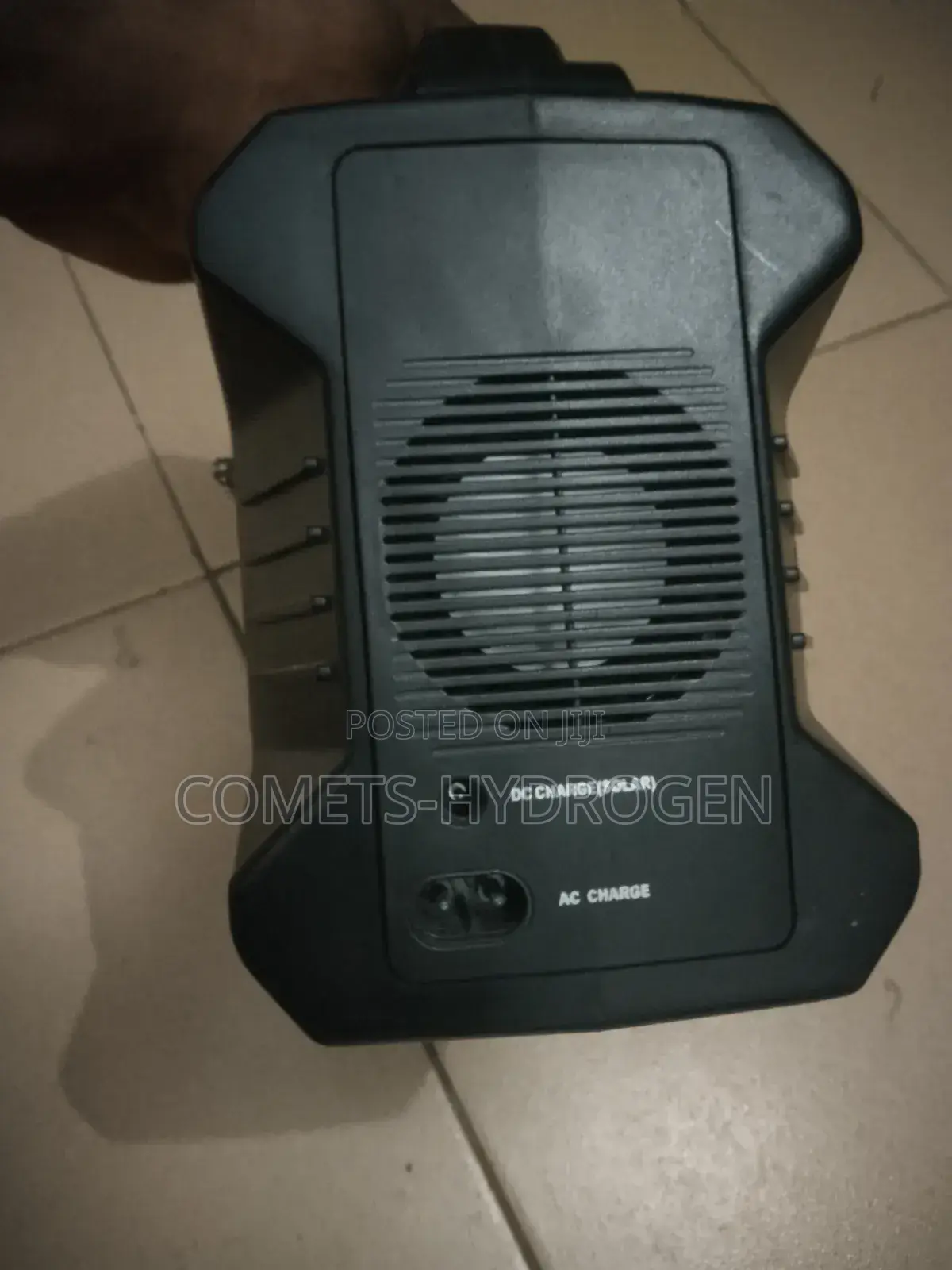 Qasa Solar Generator With Solar Panel