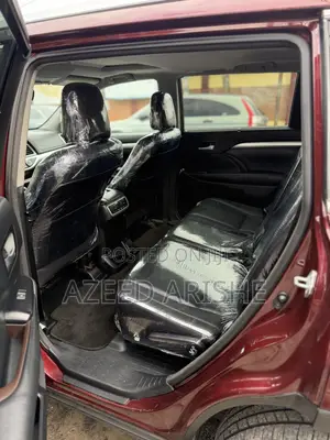 Toyota Highlander XLE 4x4 V6 (3.5L 6cyl 8A) 2018 Brown