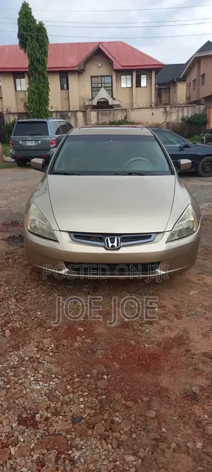 Honda Accord 2005 Gold