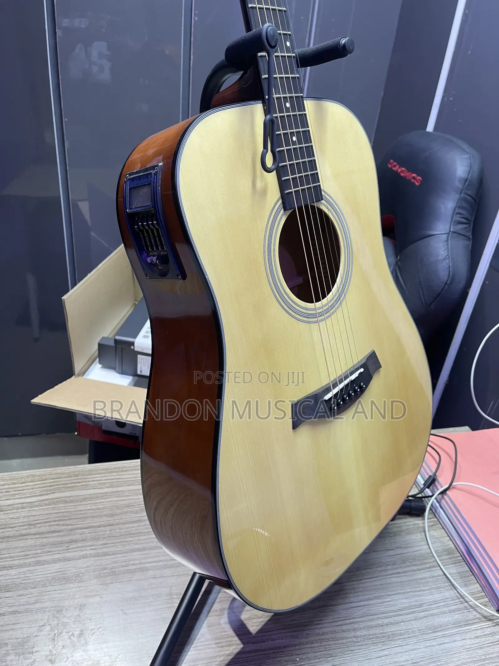 Semi Acoustic Guitar