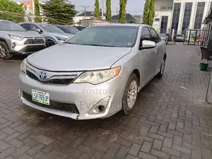 Toyota Camry SE 4dr Sedan (2.5L 4cyl 6A) 2014 Silver
