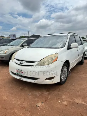 Toyota Sienna XLE 2007 White