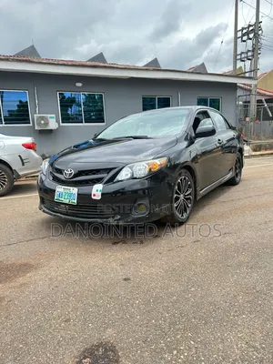 Toyota Corolla LE 4dr Sedan (1.8L 4cyl 4A) 2012 Black