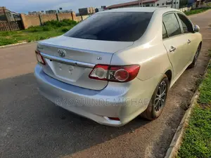 Toyota Corolla 2012 Silver