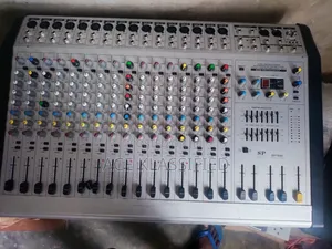 16 Channel Console Mixer