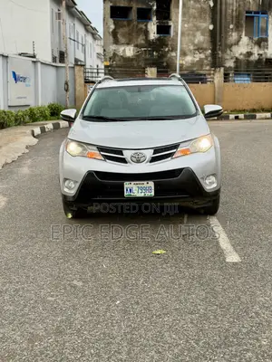 Toyota RAV4 XLE 4dr SUV (2.5L 4cyl 6A) 2014 Silver