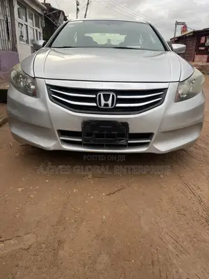 Honda Accord 2011 Silver