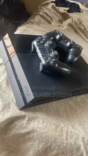 Pes 4 Console With Two Pads