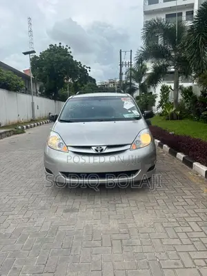 Toyota Sienna LE 4WD 2007 Gray