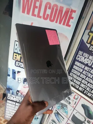 New Laptop Apple MacBook Pro 2018 32GB Intel Core i7 SSD 512GB