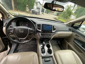 Honda Pilot Touring 4dr SUV (3.5L 6cyl 9A) 2016 Black