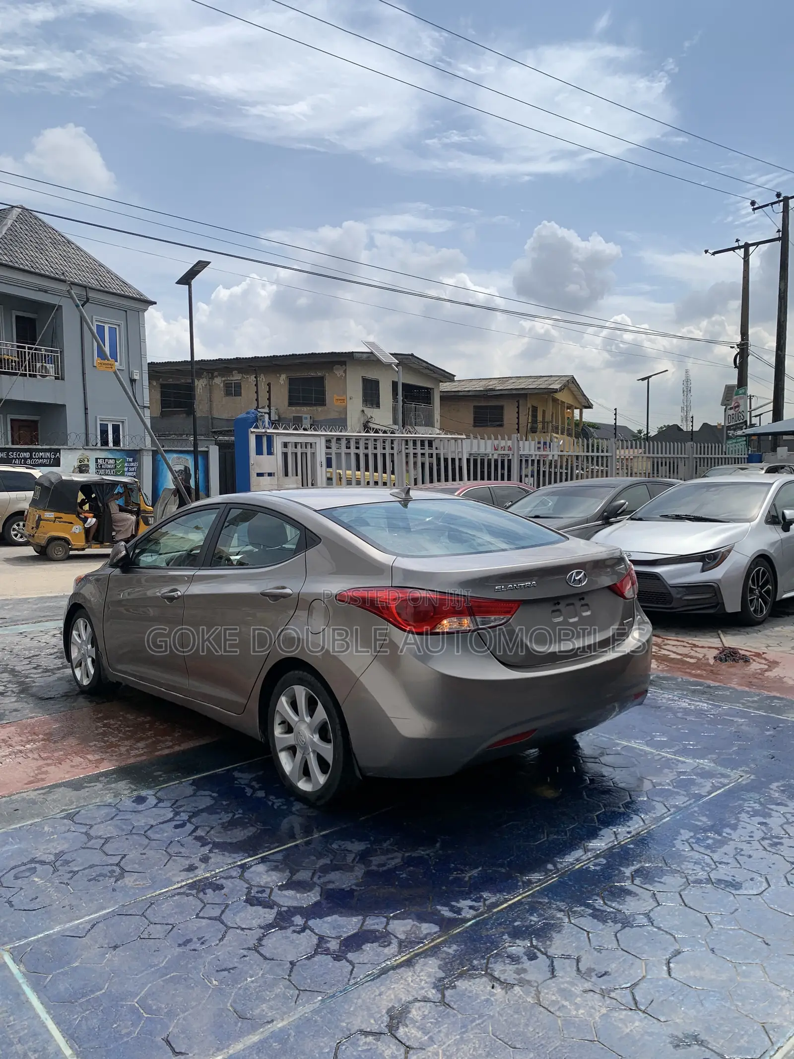 Hyundai Elantra 2013 Red